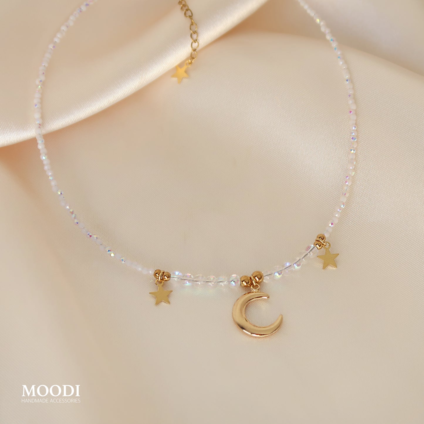 Колие "White magic moon"