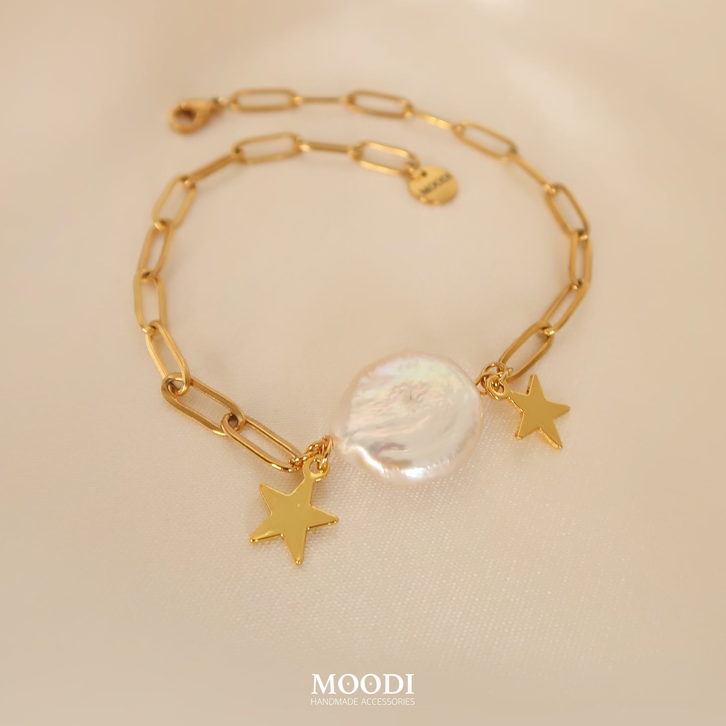 Heavenly kiss bracelet