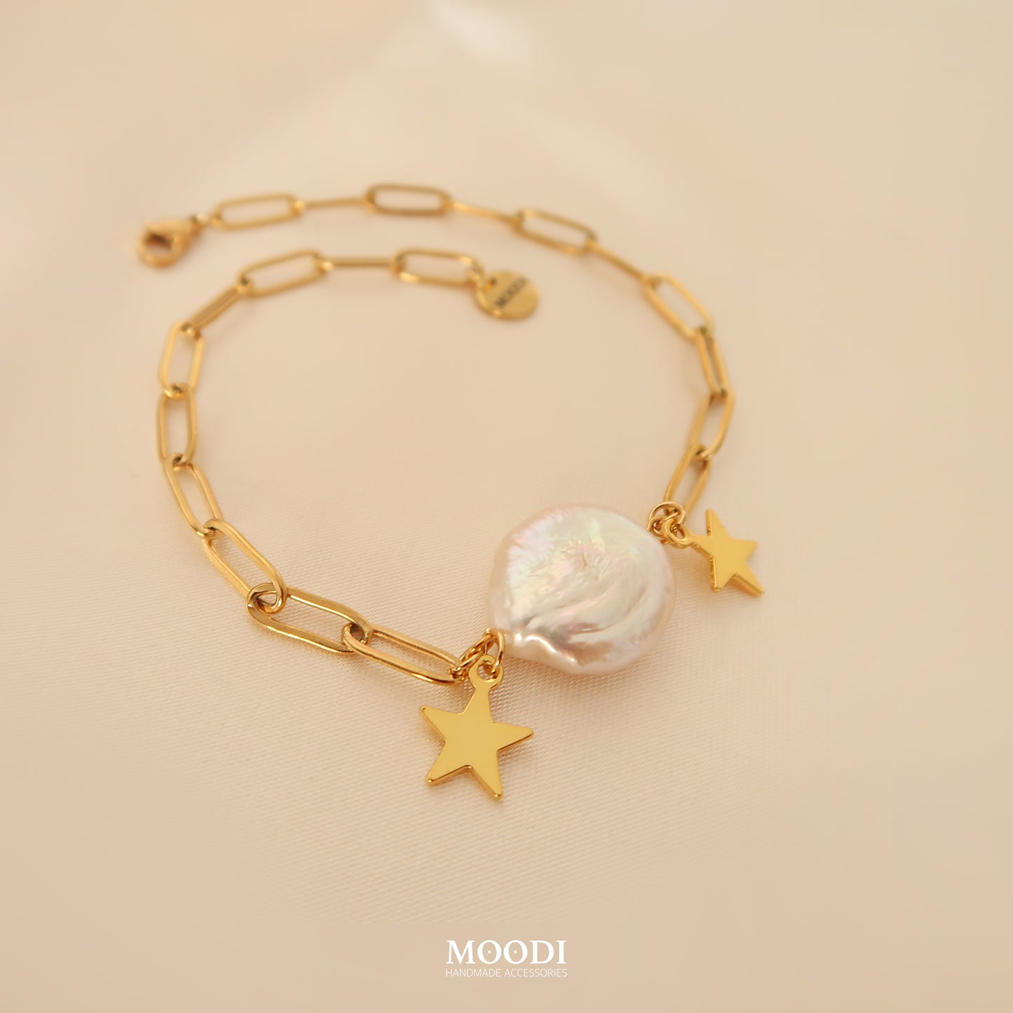 Heavenly kiss bracelet