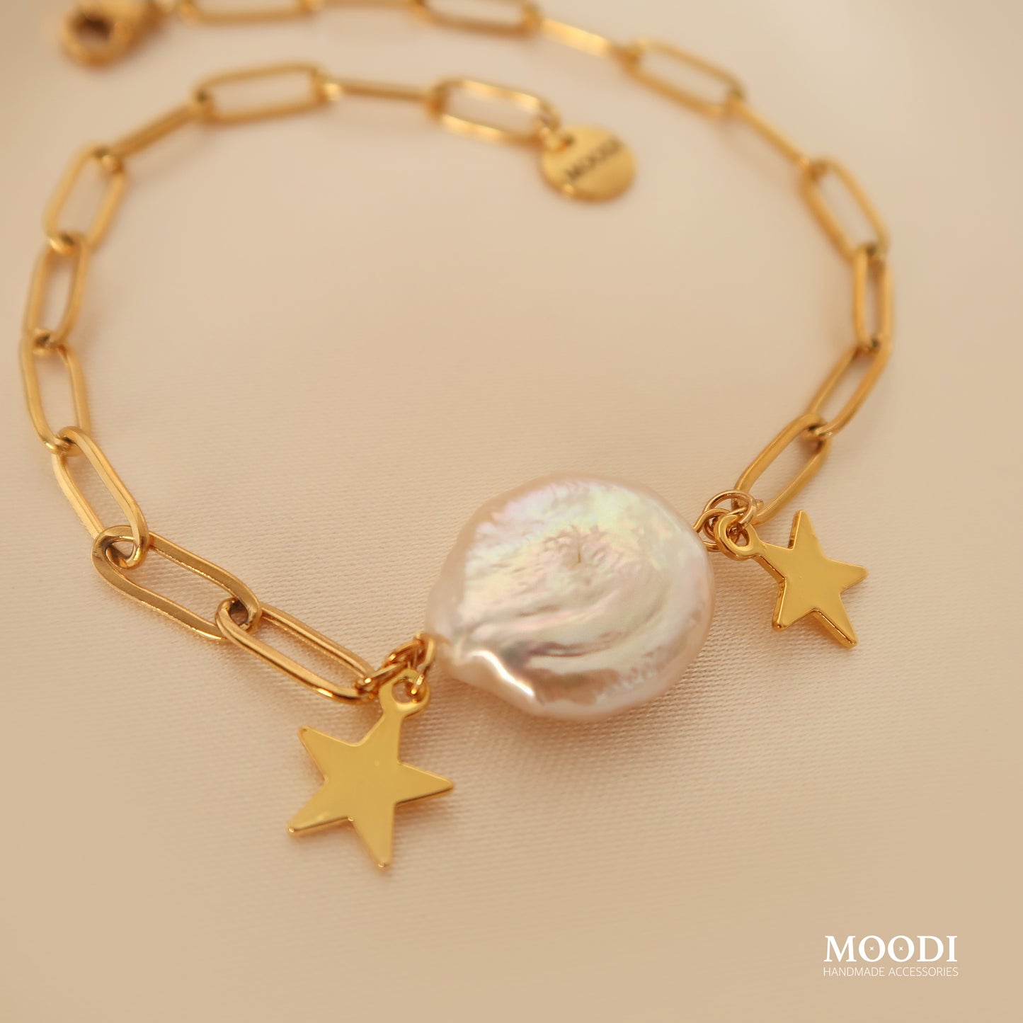 Heavenly kiss bracelet