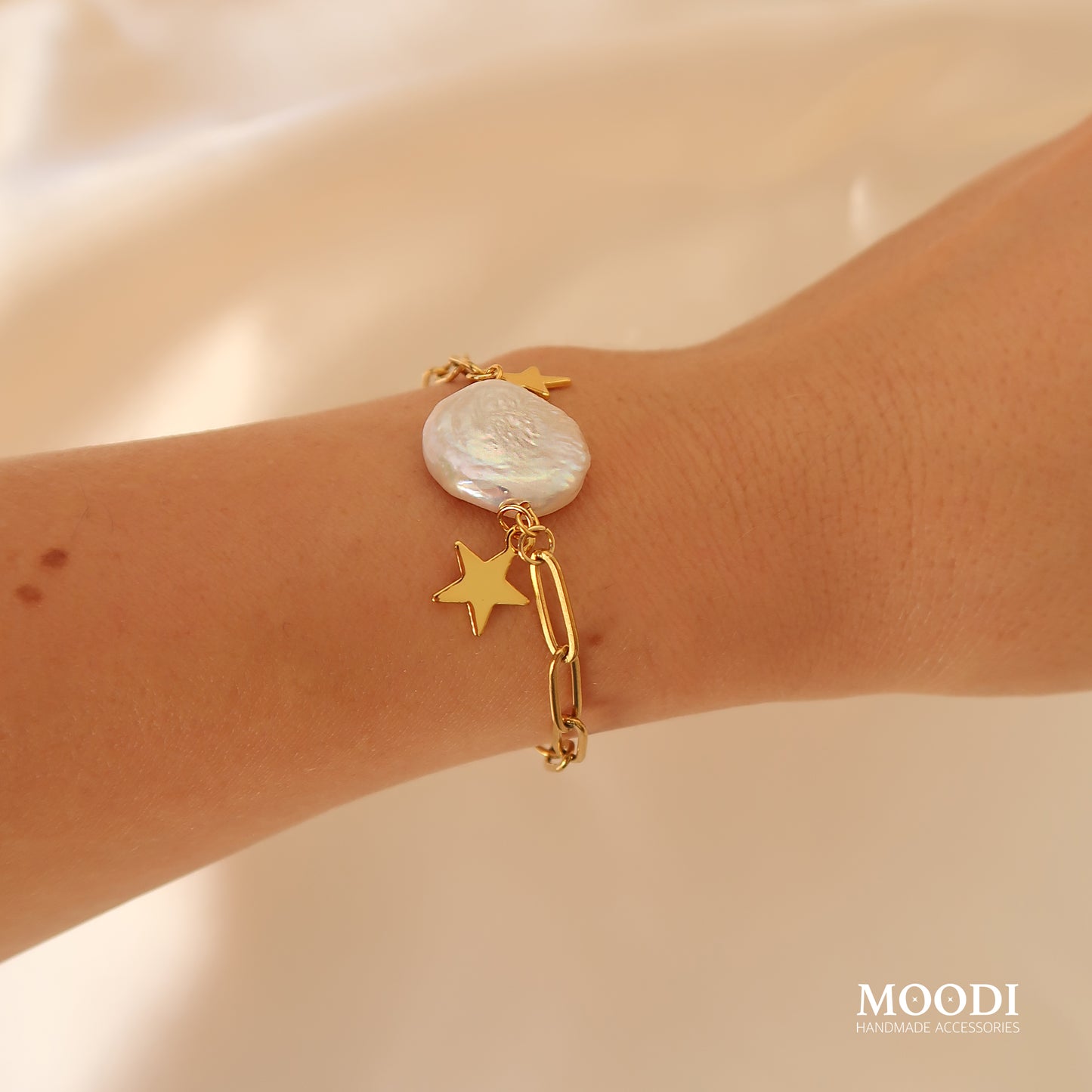 Heavenly kiss bracelet