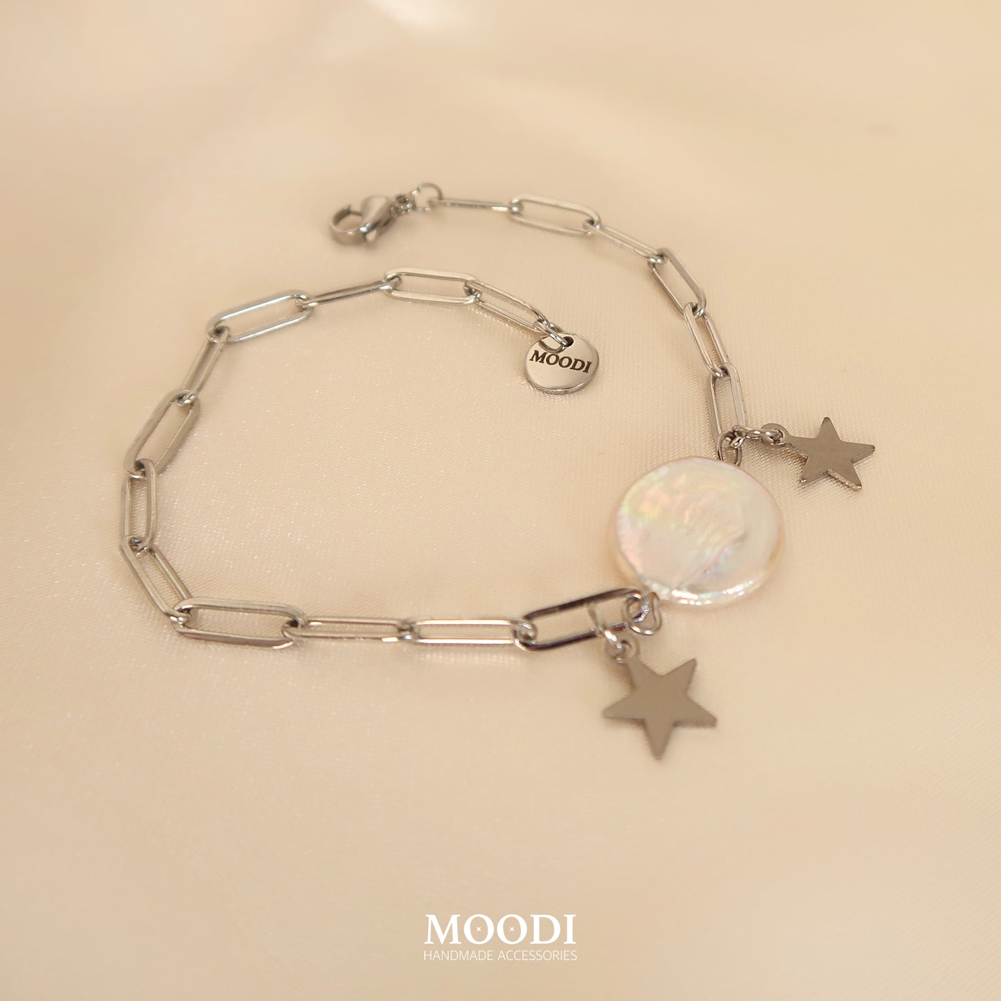 Heavenly kiss bracelet