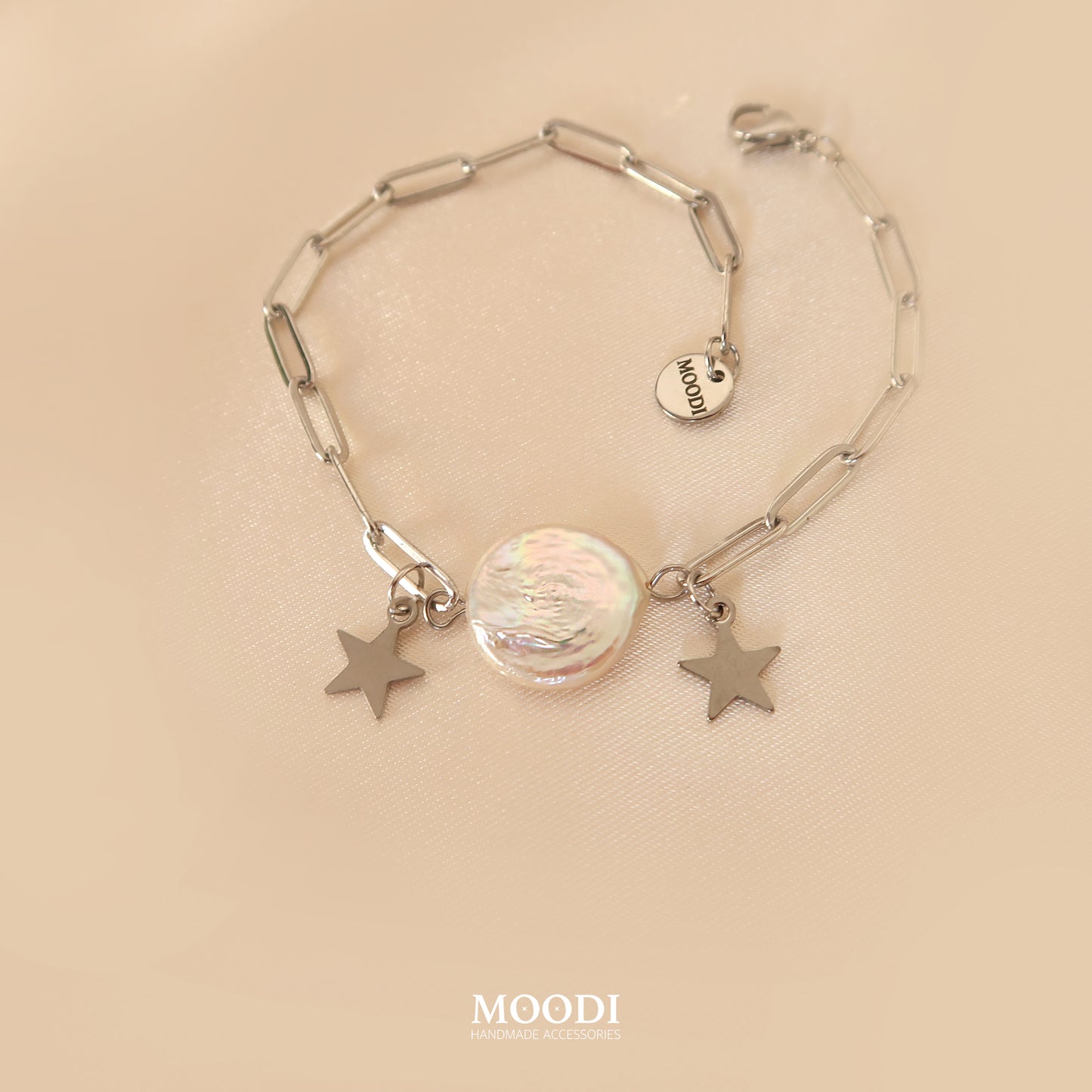 Heavenly kiss bracelet