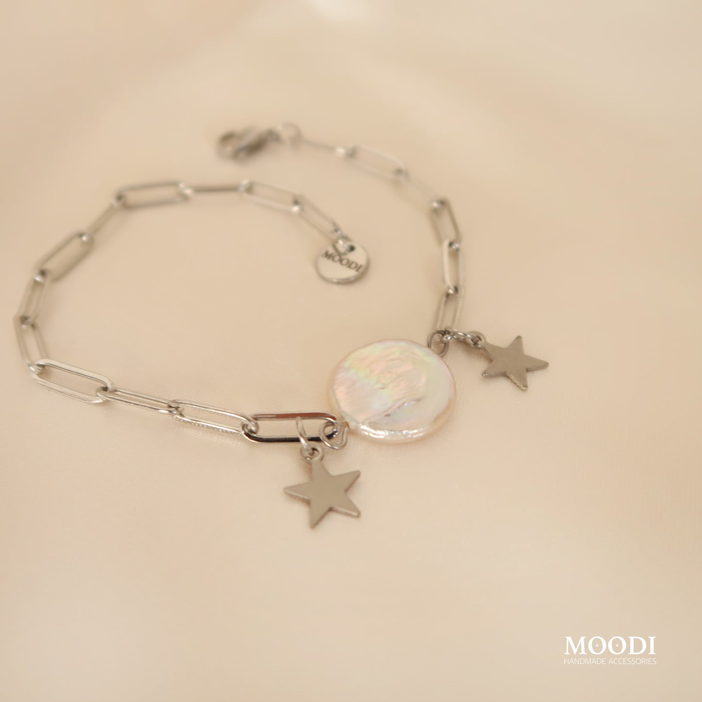 Heavenly kiss bracelet