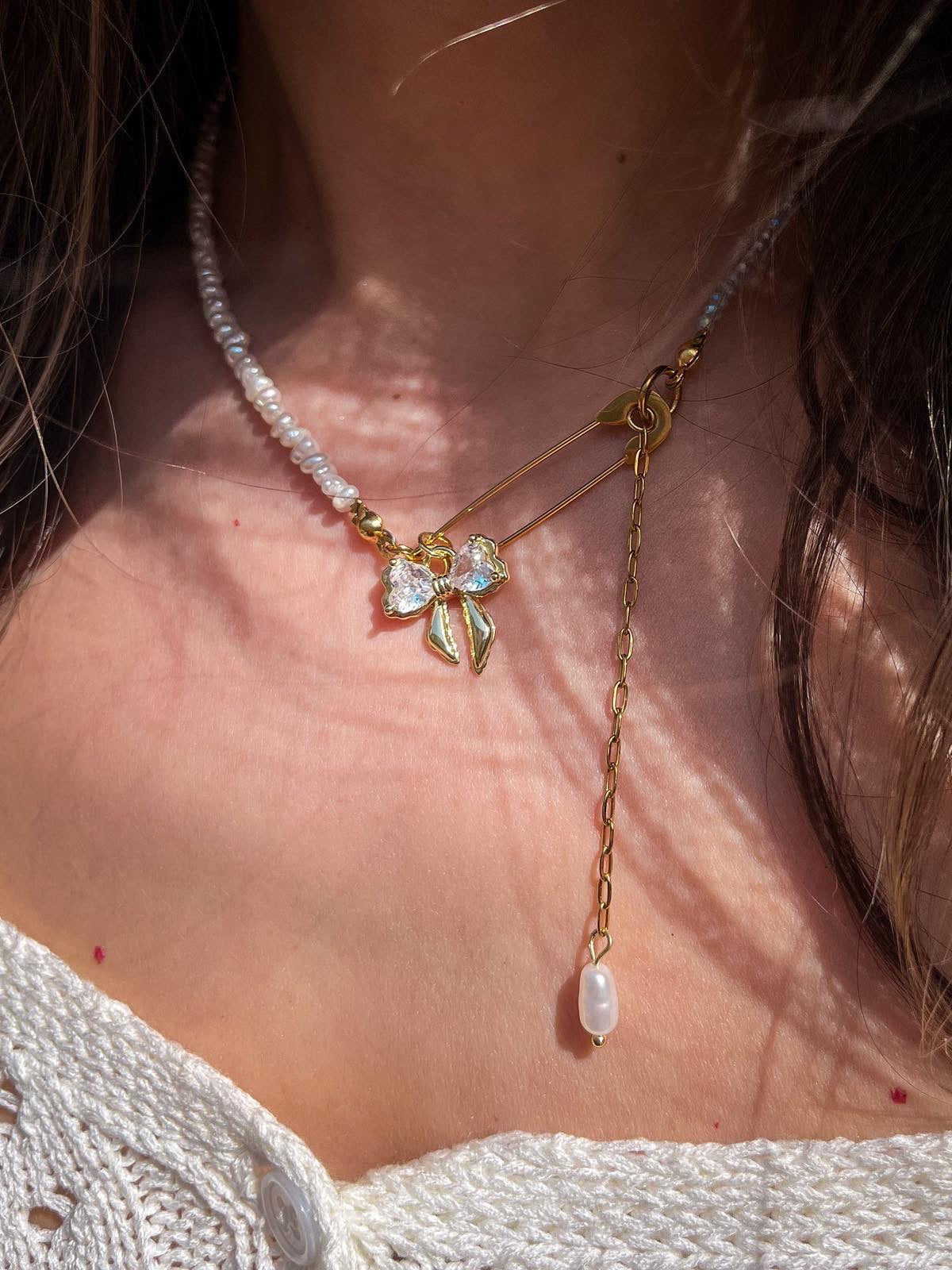 Колие "Aura" перли и закопчалка секретна игла