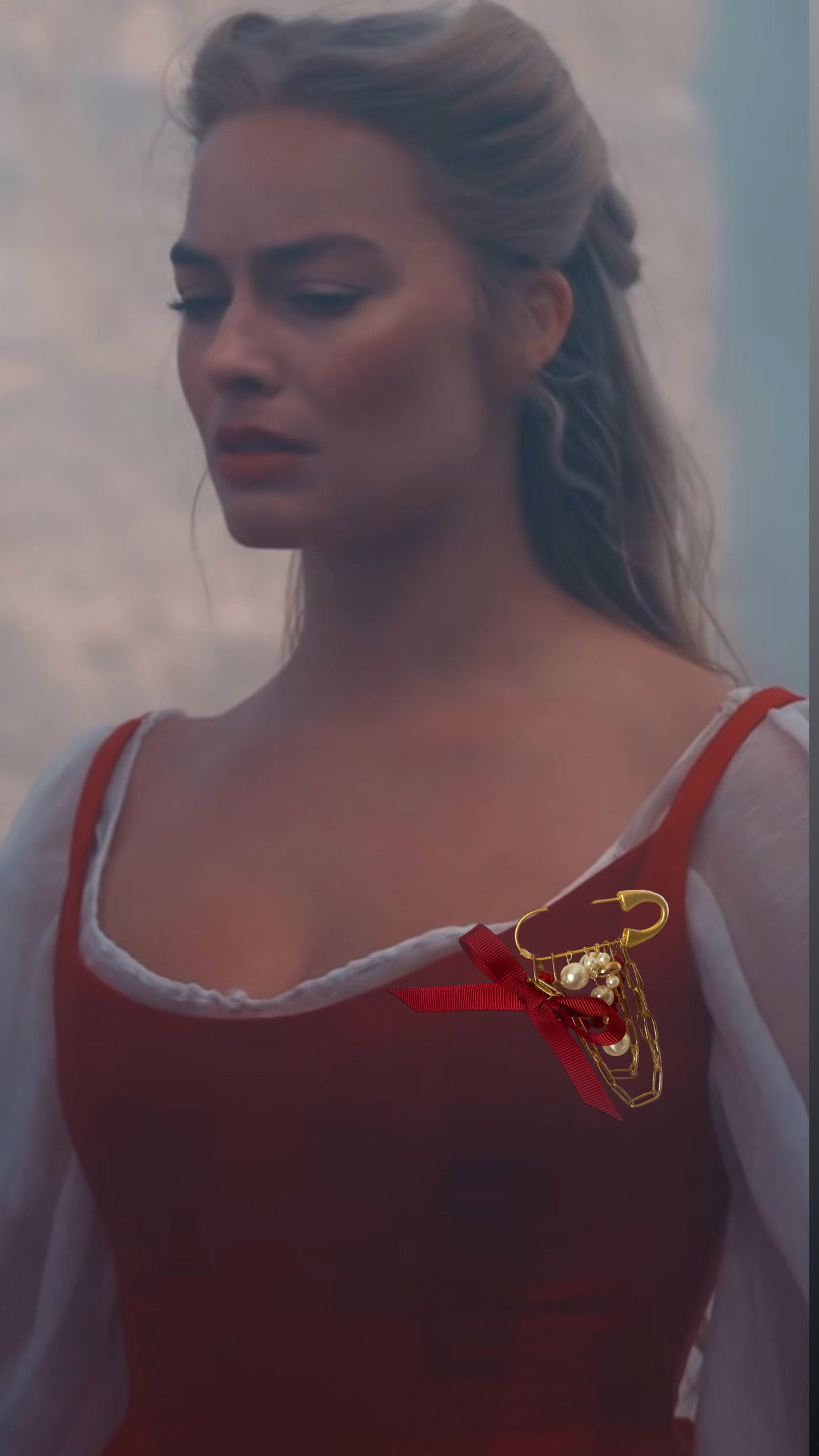 Be hot Necklace and Scarlet Muse brooch