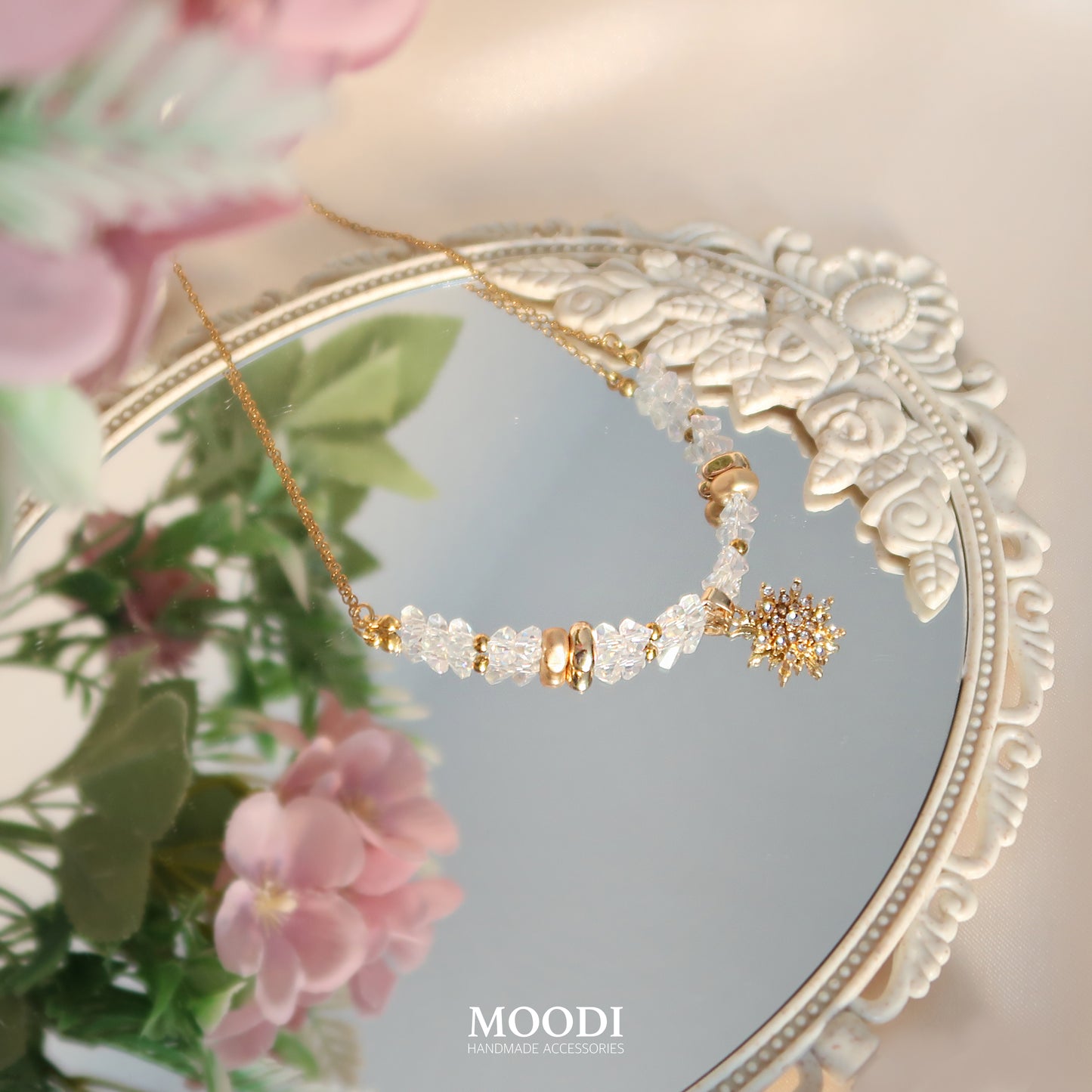 White Snow Necklace