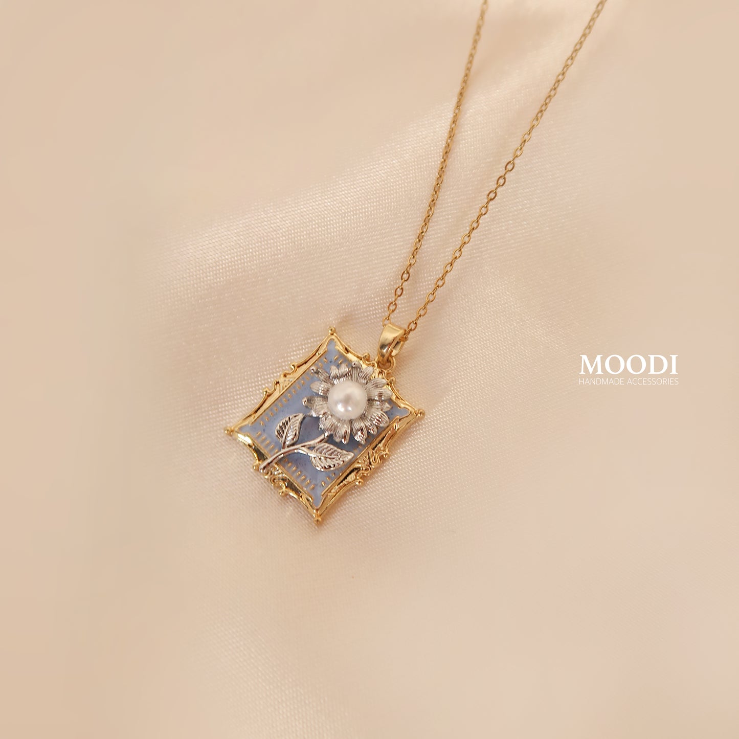 Колие "Pearl Mist flower"