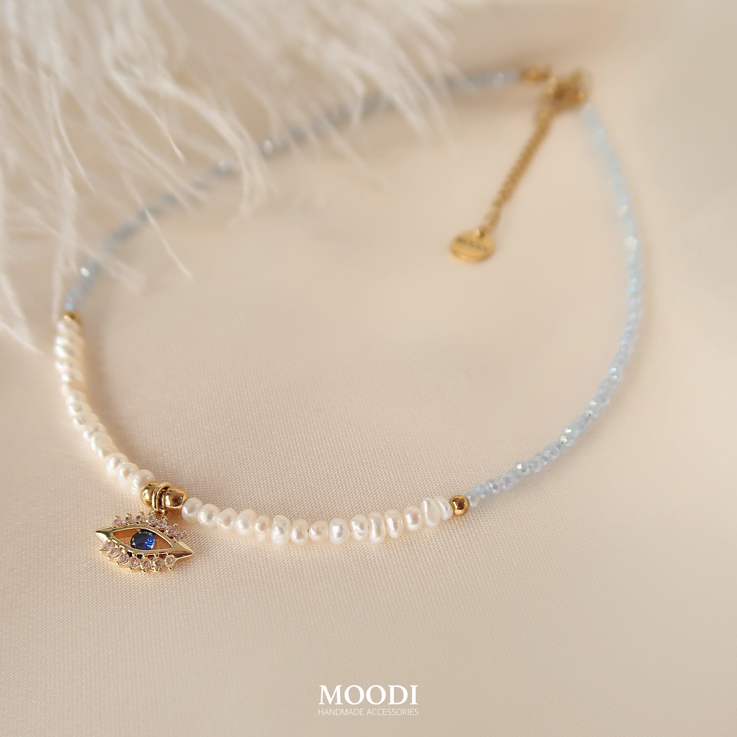 Колие "Pearls and blue eye"