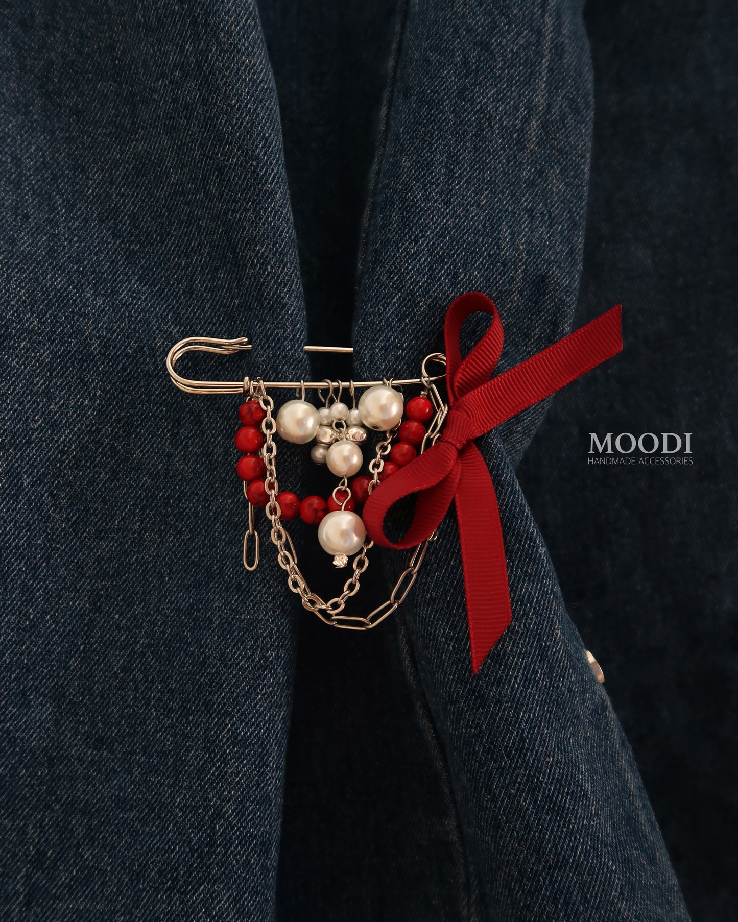 Брошка "Scarlet Muse" SILVER