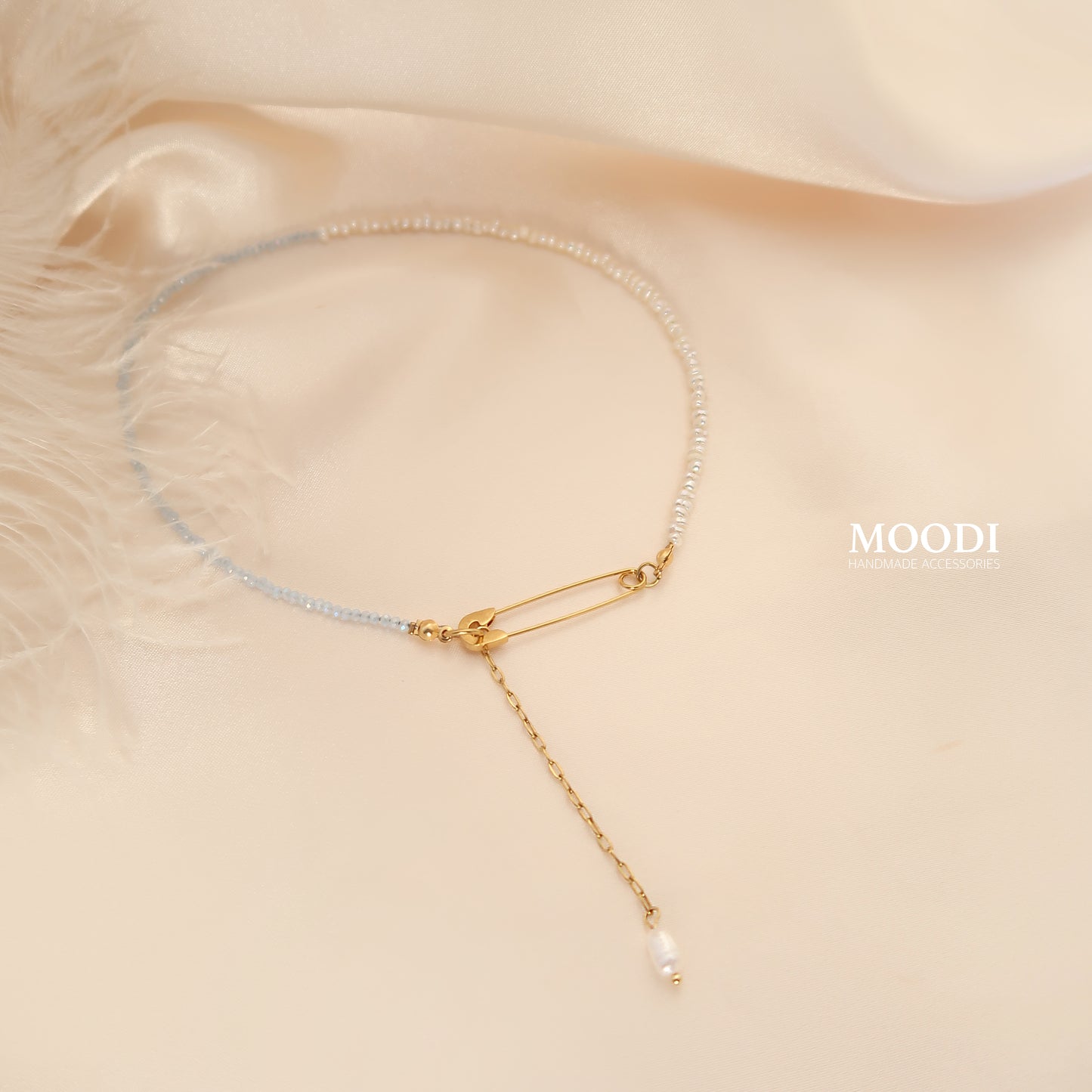 Колие "Aura" перли и закопчалка секретна игла