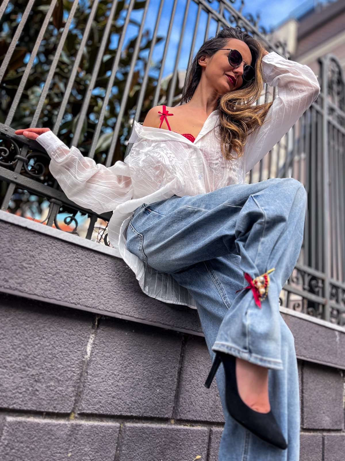 Брошка "Scarlet Muse"