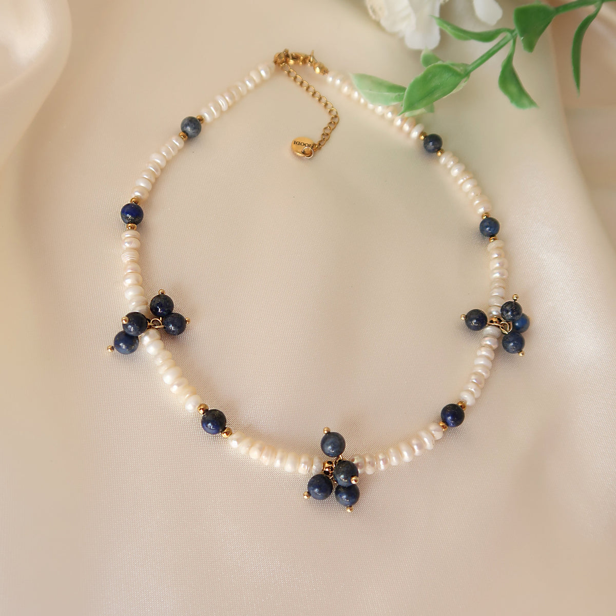 Колие "Sorrento"  с естествен лазурит (Lapis Lazuri) и сладководни перли 💙